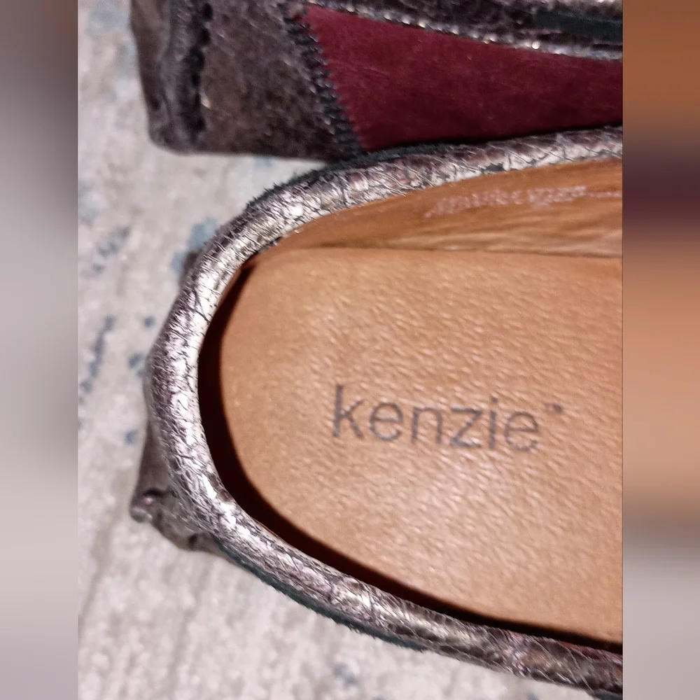 Kenzie Devia snake Print patch Print Slip On Loafers Size 8.5